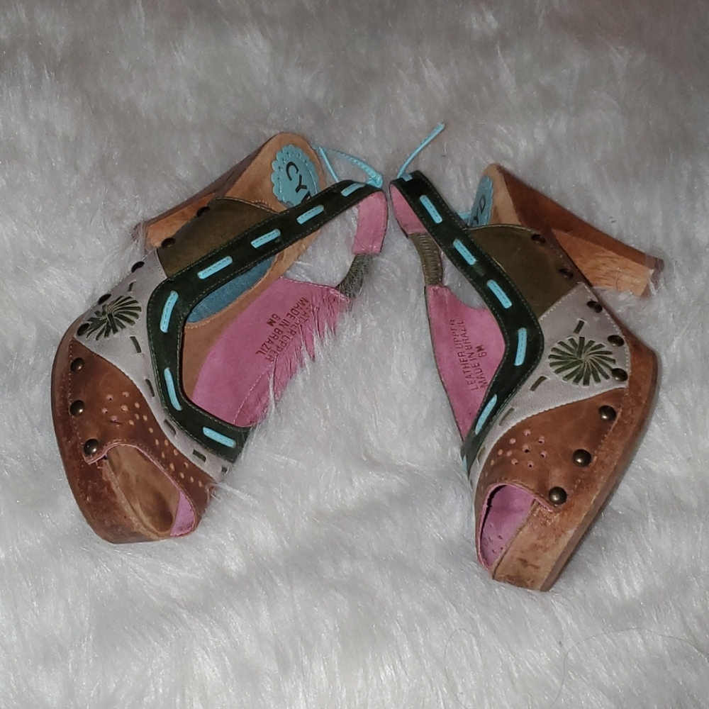 CYD Size 6 M  Leather Bohemian Wood Heel
